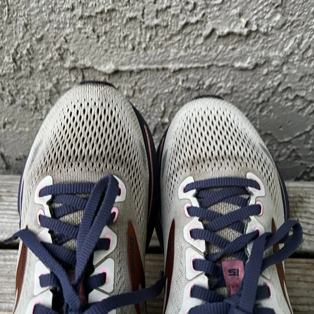Brooks Shoes Women Size 7.5 Ghost Medium (B) 1203801B492
